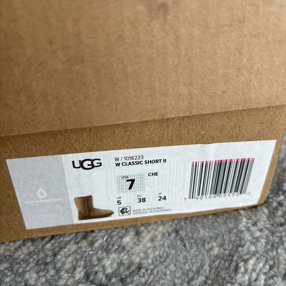 UGG Women's Classic Short Boot II